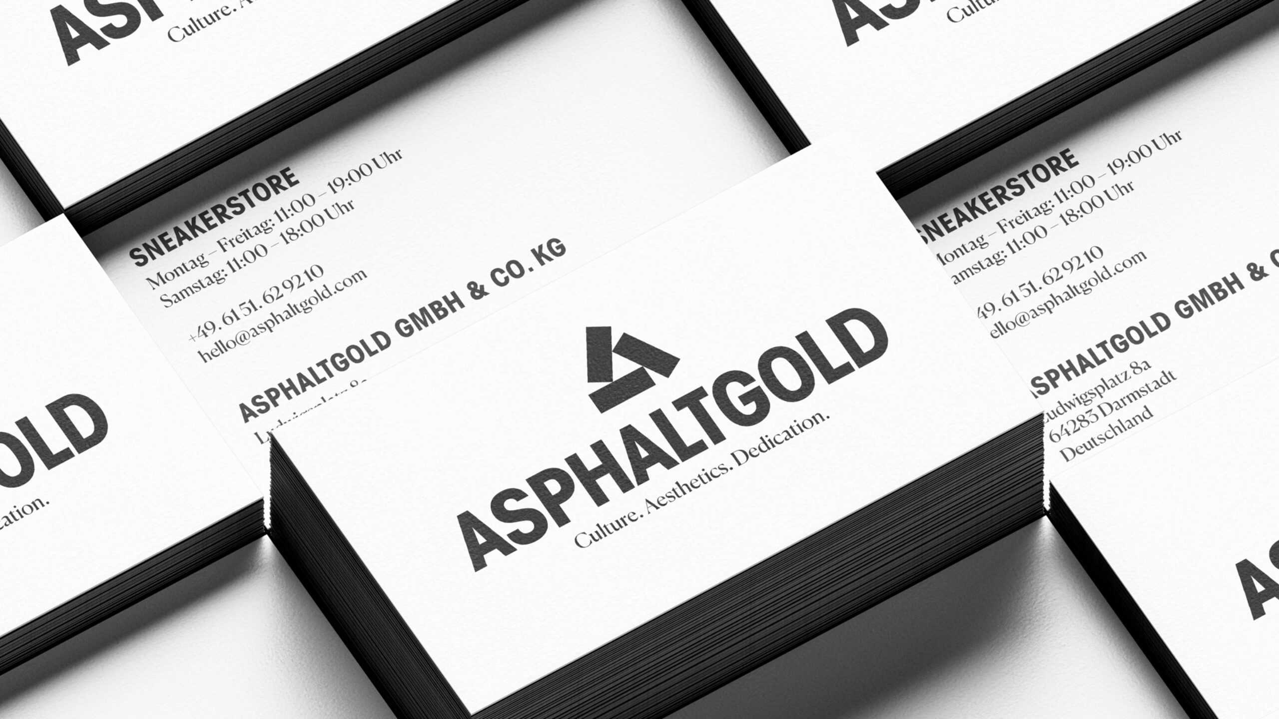Mockup of Asphaltgold business cards